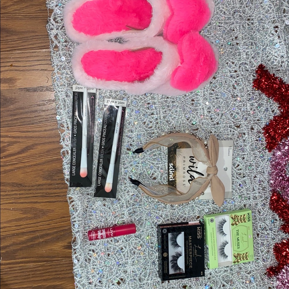 ❤️Pink Heart 🩷Slippers Set bundle - Picture 6 of 9